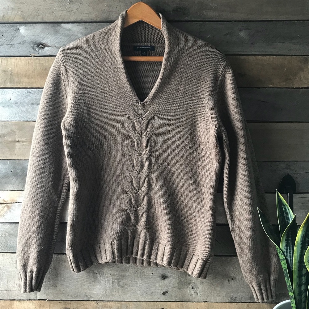 Banana Republic Factory SOFT taupe sweater